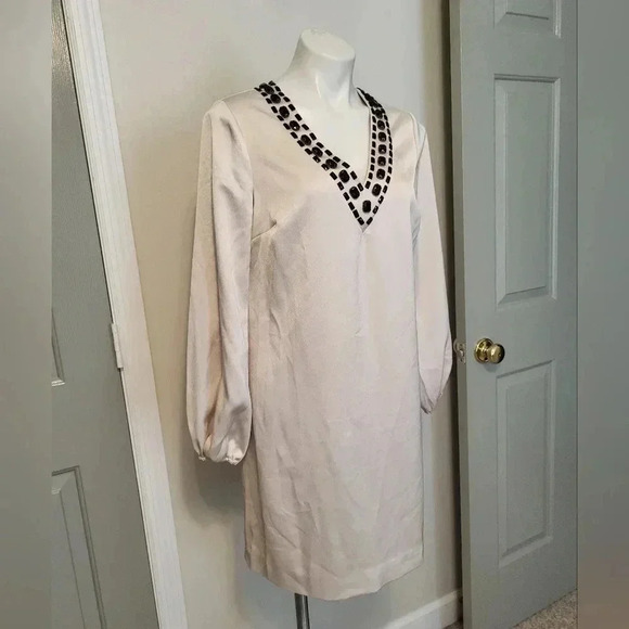 Trina Turk Beaming Jeweled Embellishments V-Neckline Shift Dress(4) - Picture 6 of 12